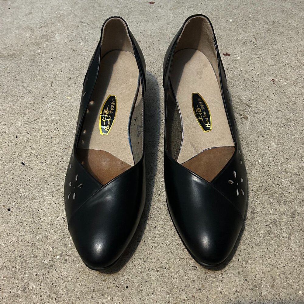 Vintage Women’s Shanghai Huashen Leather Shoe Factory Size 24 Flower